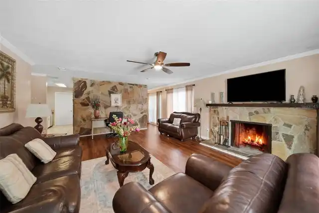 Listing Photo 6