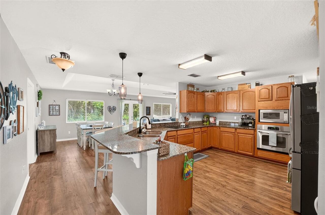 Listing Photo 11
