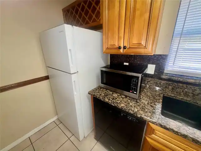 Listing Photo 8
