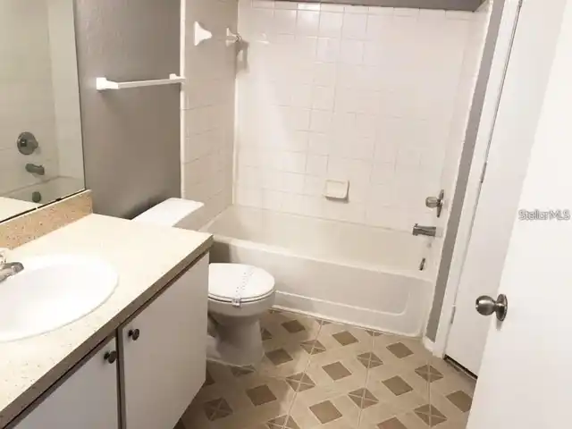 Listing Photo 8