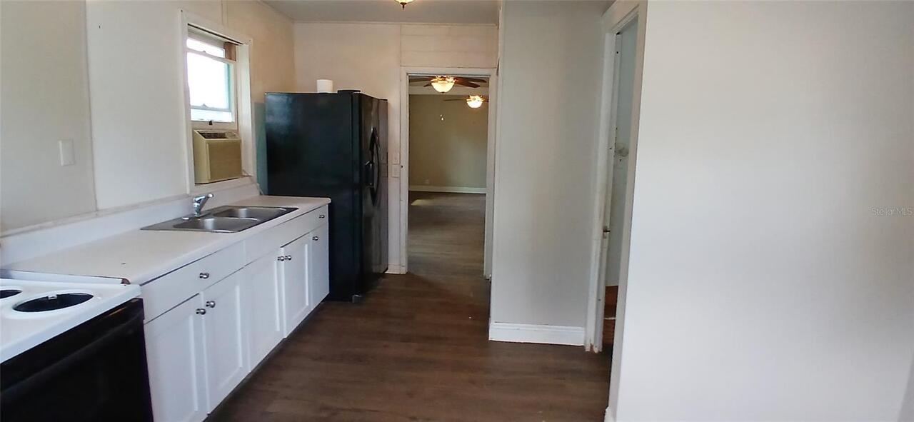 Listing Photo 11