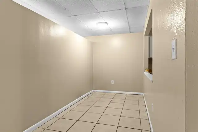 Listing Photo 7