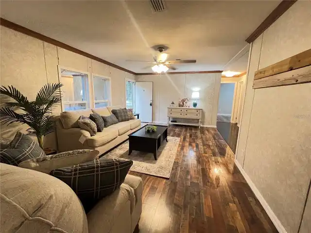 Listing Photo 9