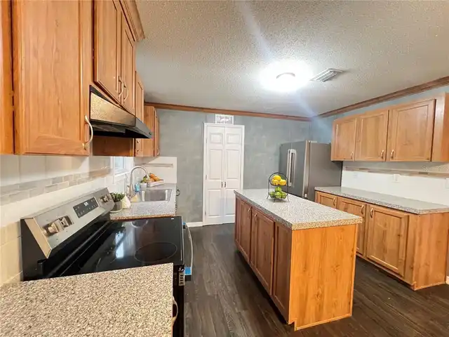 Listing Photo 16