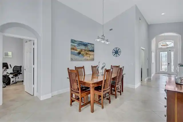 Listing Photo 10