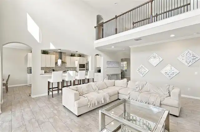 Listing Photo 11