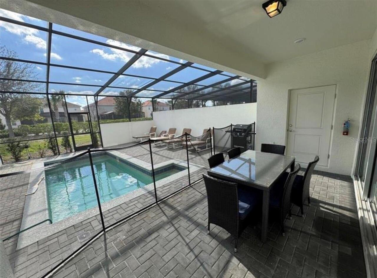 Listing Photo 11