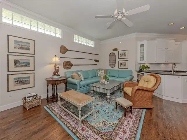 Listing Photo 17