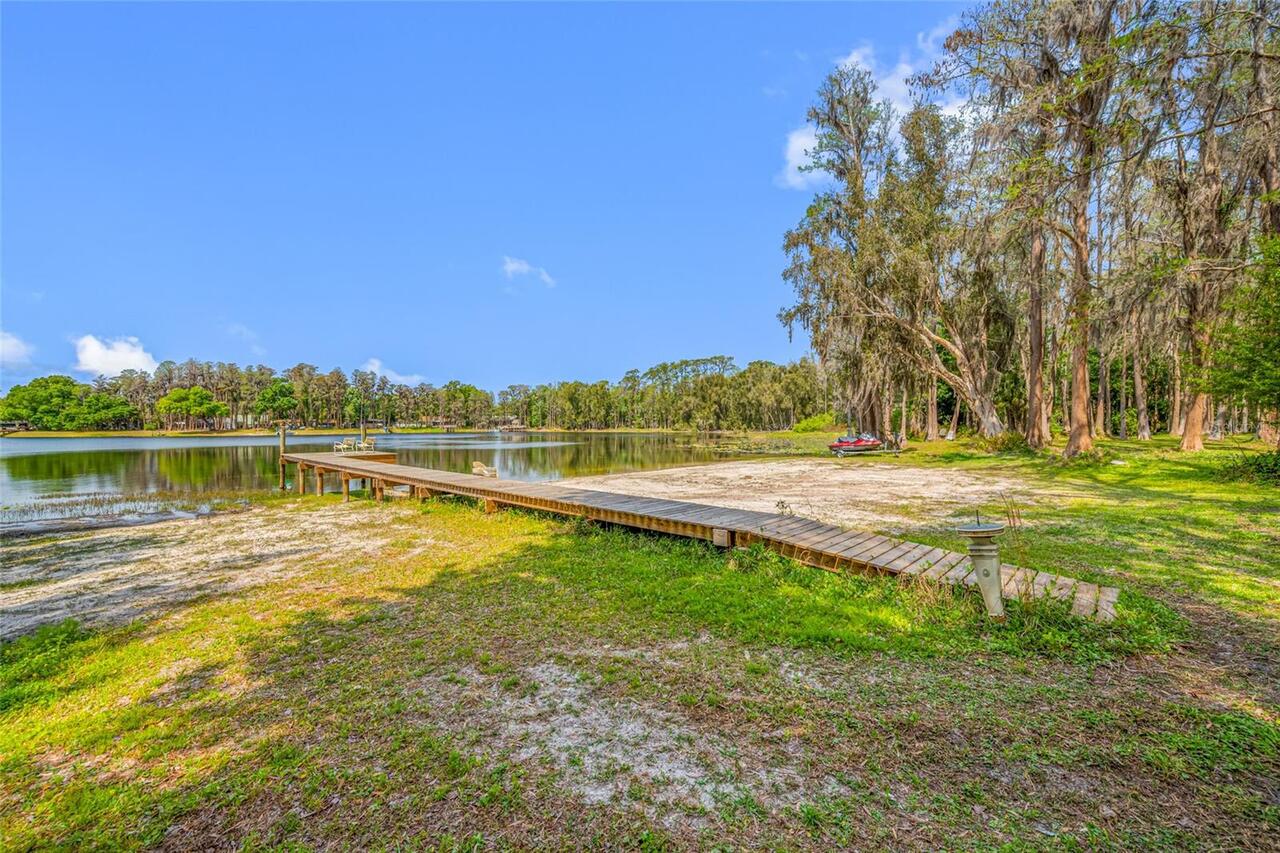 Listing Photo 11