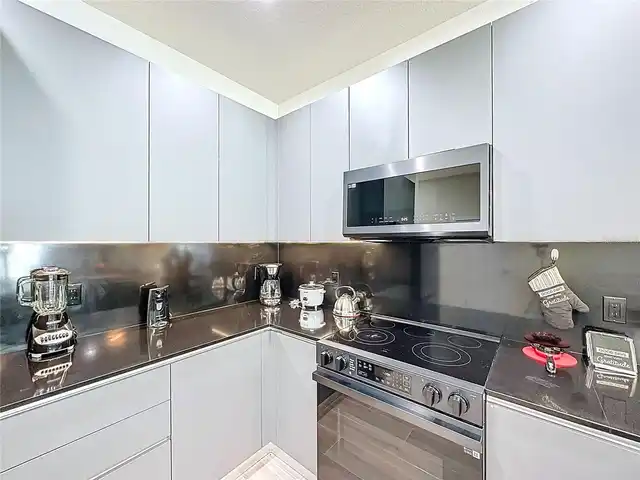 Listing Photo 10