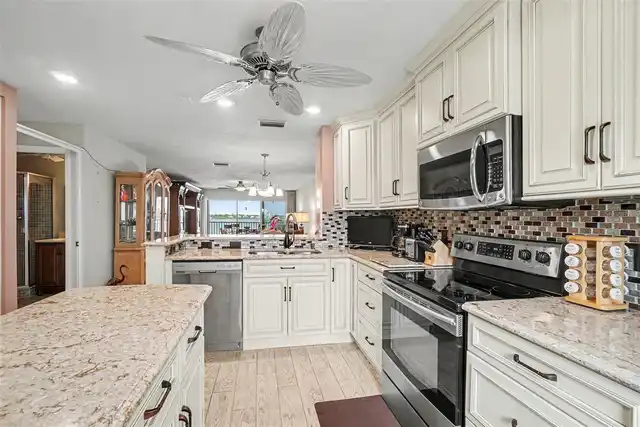 Listing Photo 9
