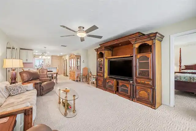 Listing Photo 16