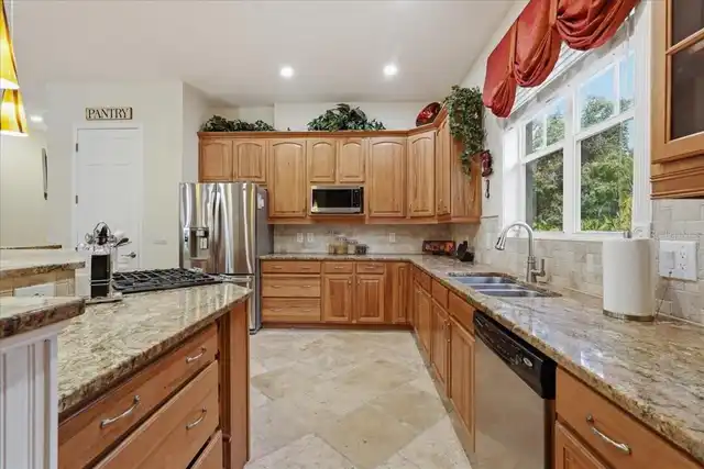 Listing Photo 14