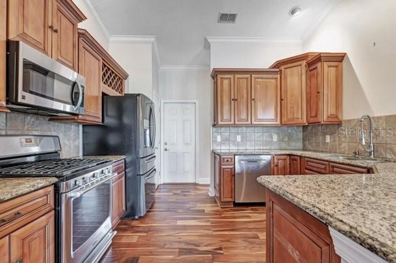 Listing Photo 7