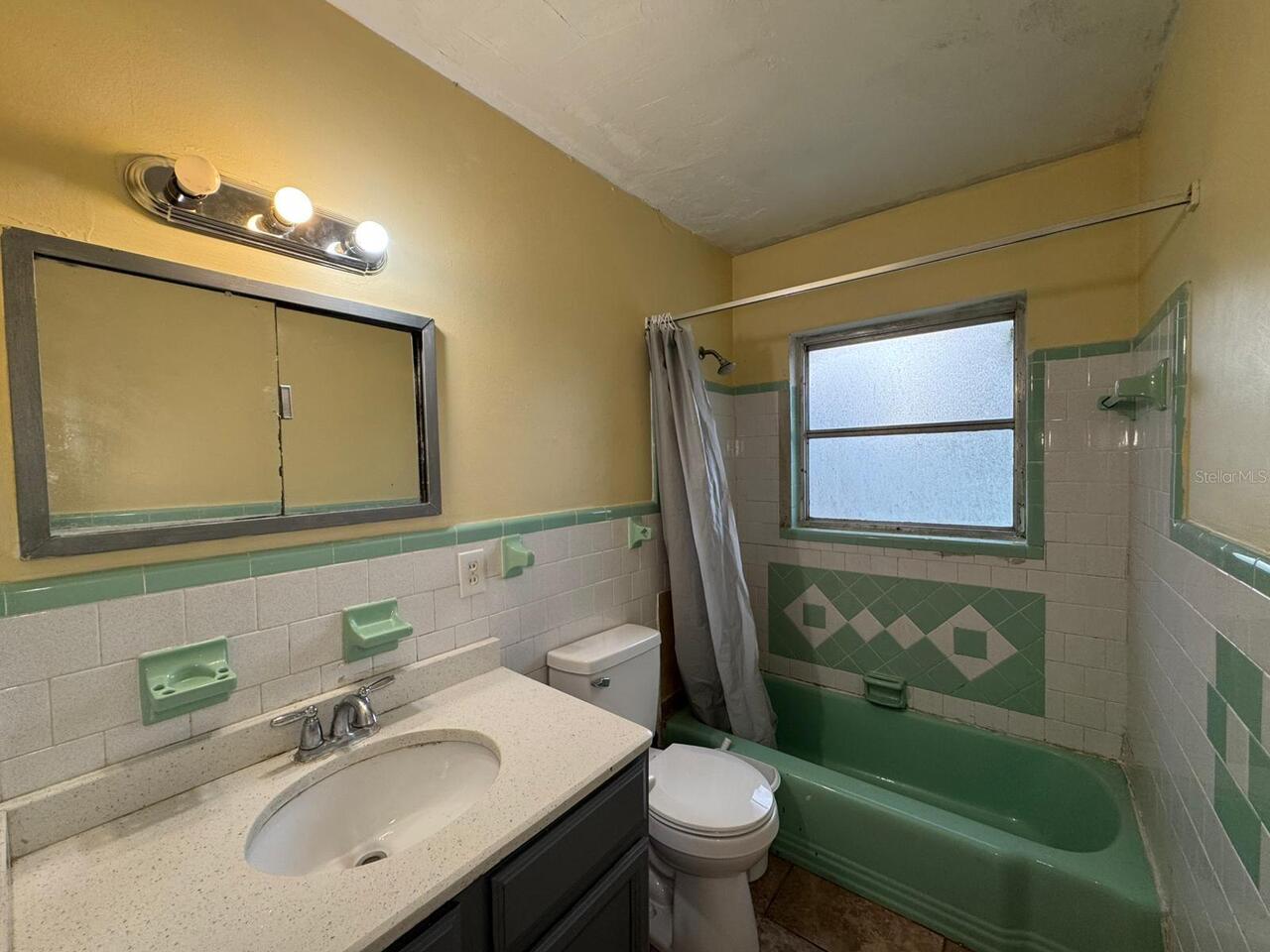 Listing Photo 12
