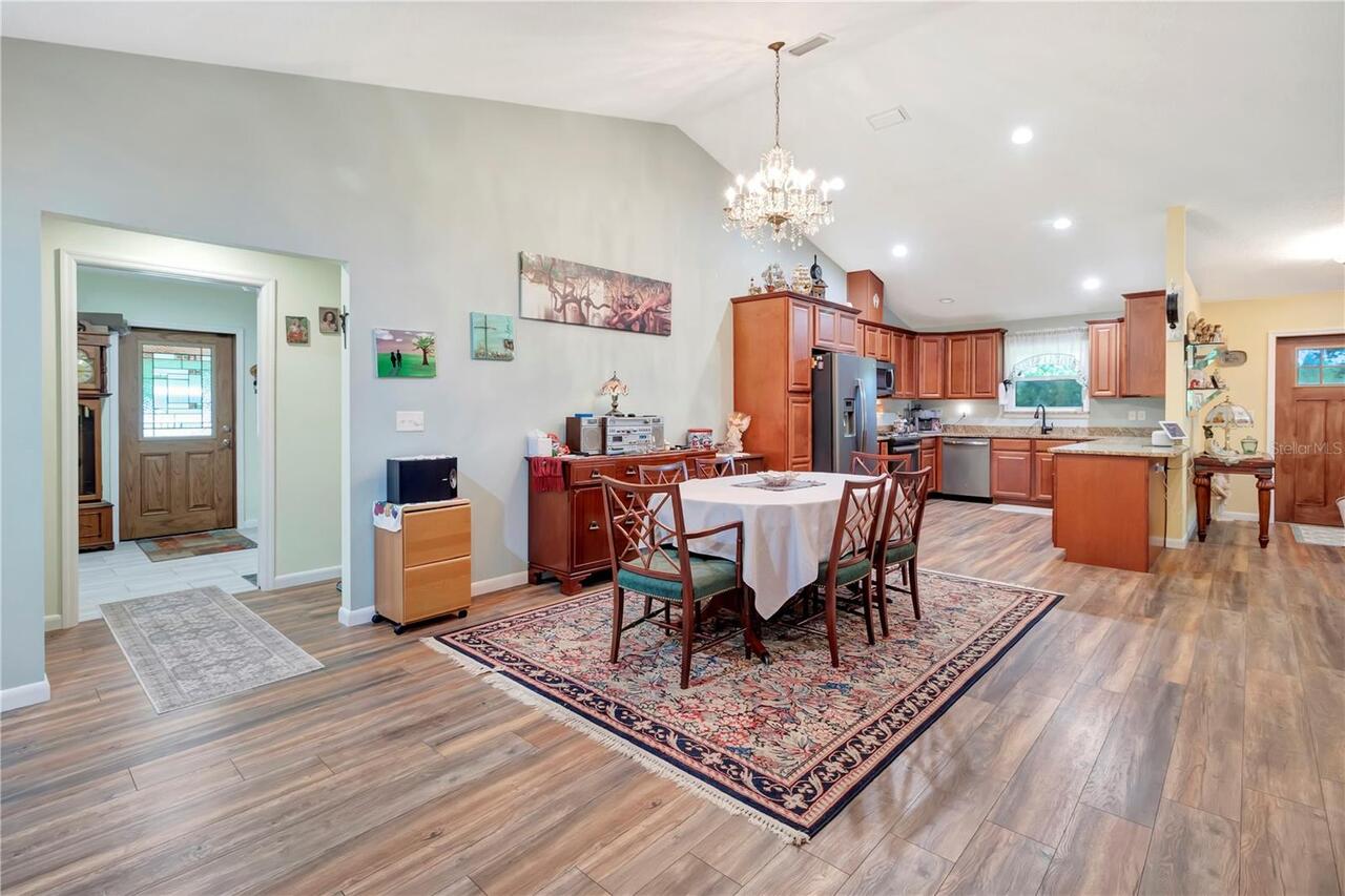 Listing Photo 11