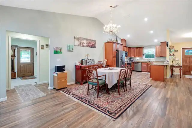 Listing Photo 11