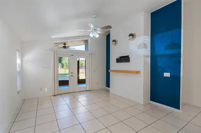 Listing Photo 12