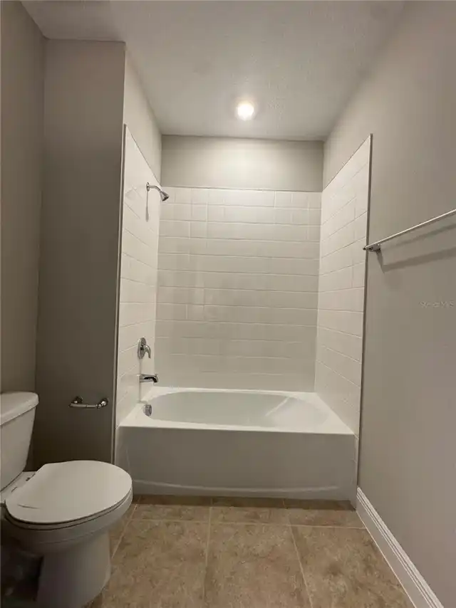 Listing Photo 10