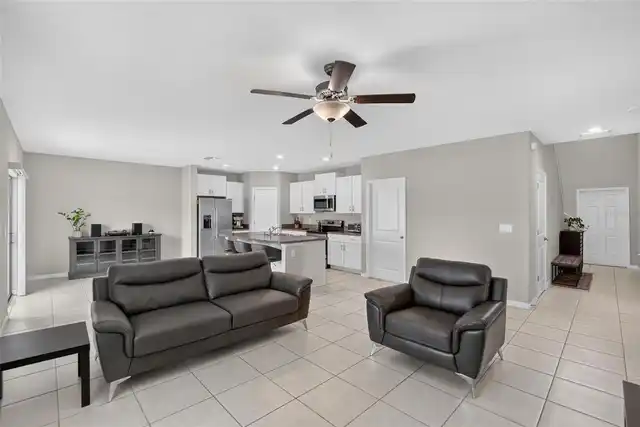 Listing Photo 12