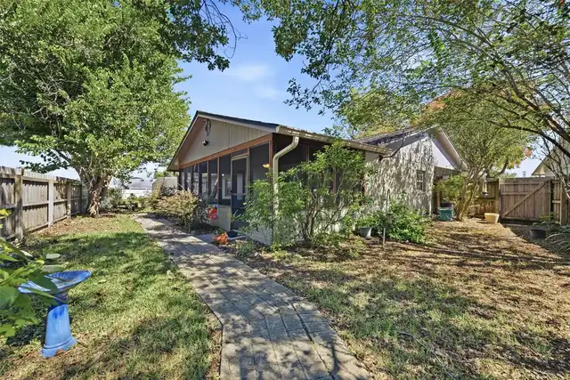 Listing Photo 7