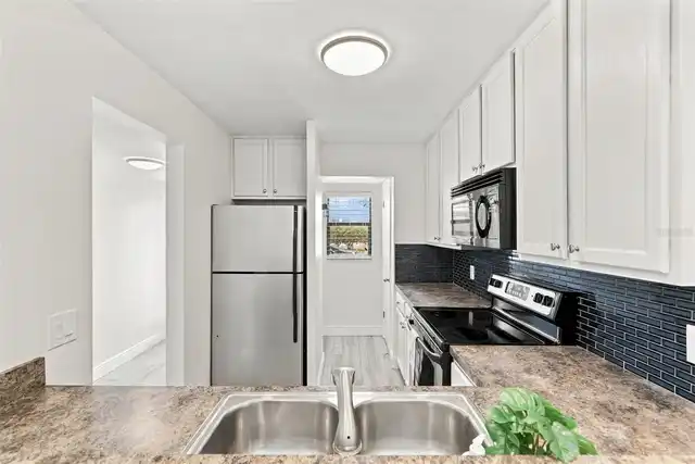Listing Photo 8