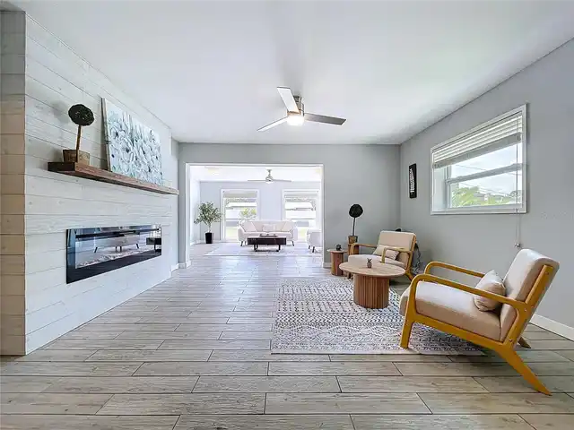 Listing Photo 12