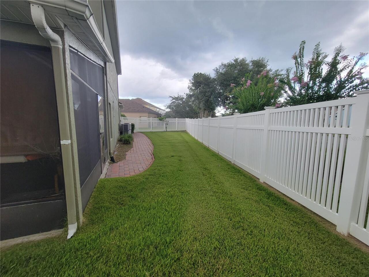 Listing Photo 10