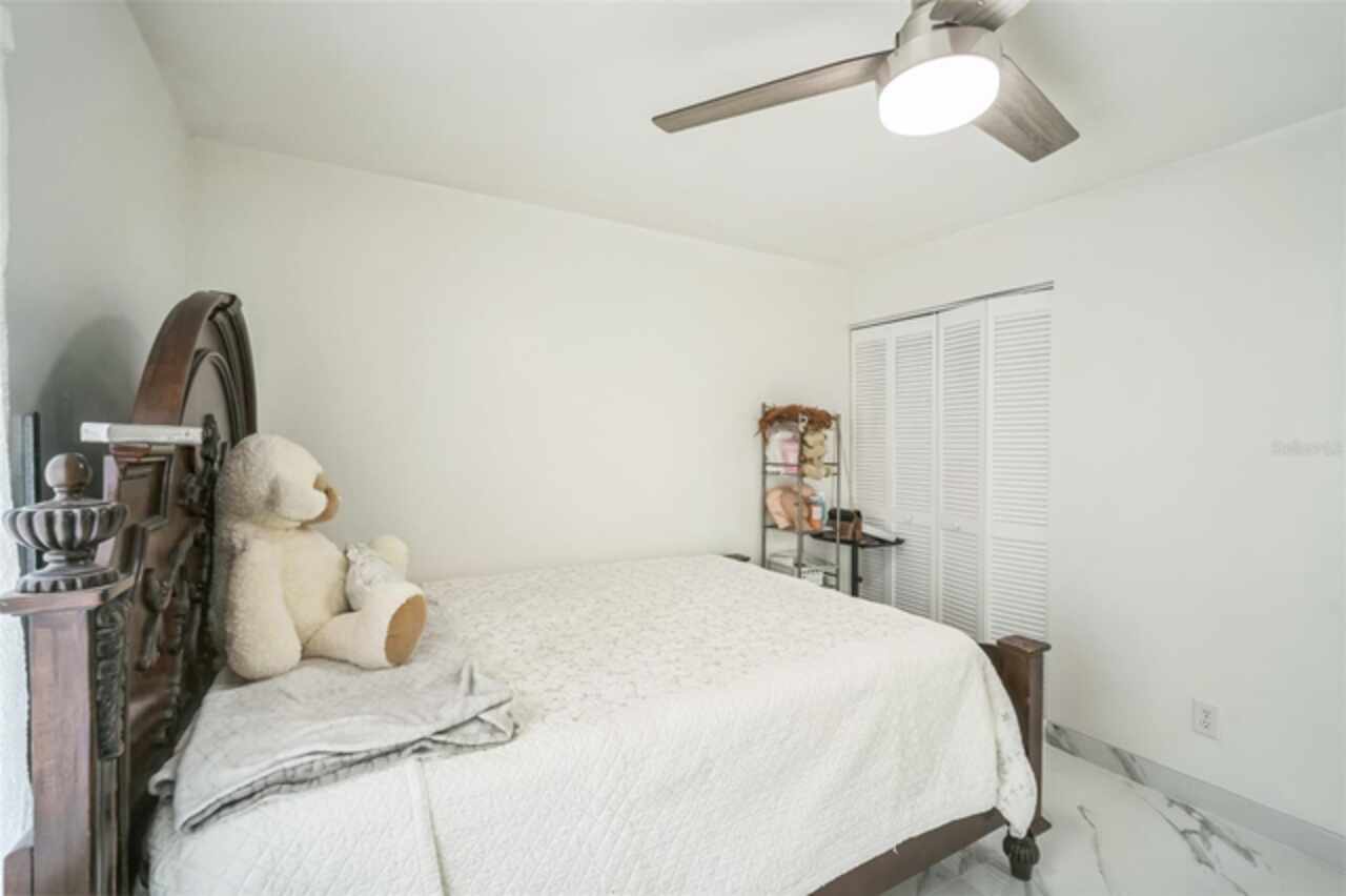 Listing Photo 12