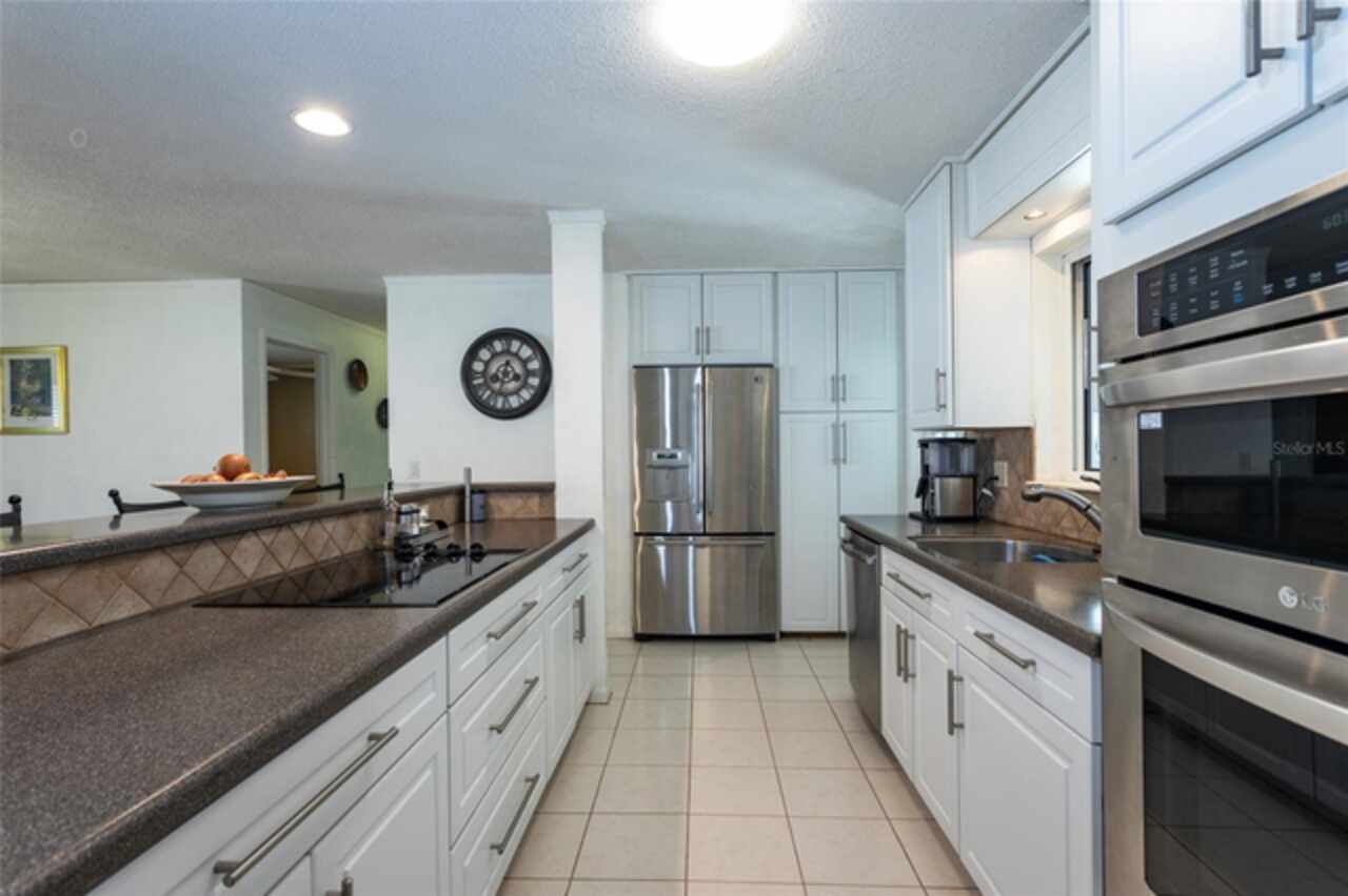 Listing Photo 11