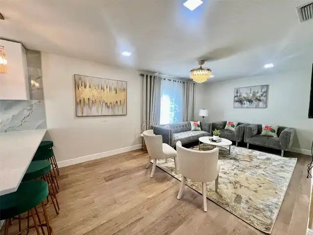 Listing Photo 6