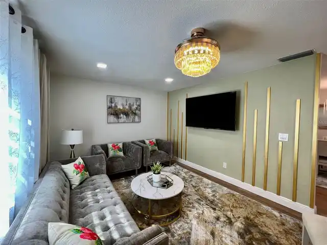 Listing Photo 8