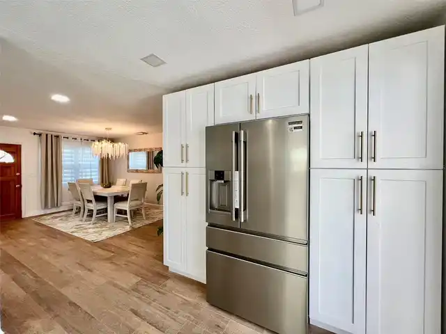 Listing Photo 11
