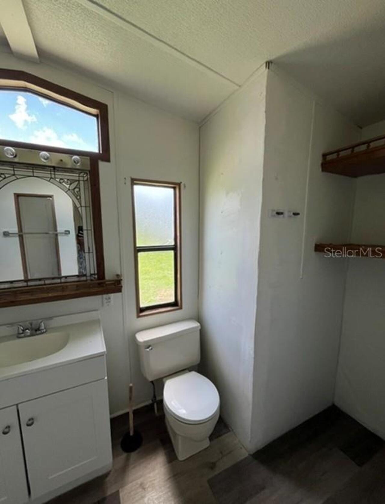 Listing Photo 11
