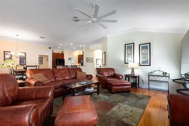 Listing Photo 7