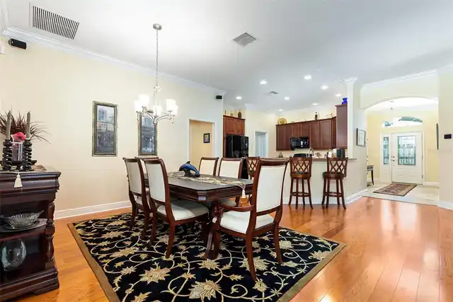 Listing Photo 12