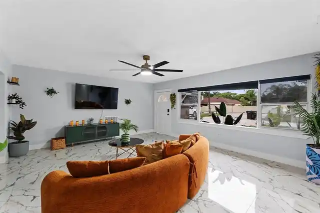 Listing Photo 7