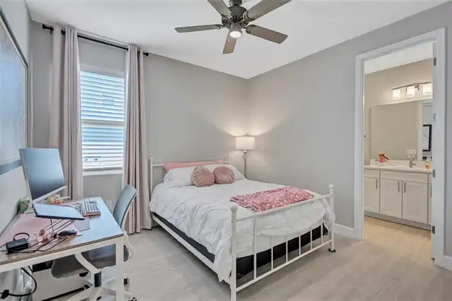 Listing Photo 15
