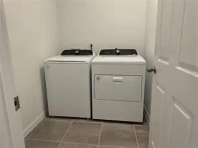 Listing Photo 12