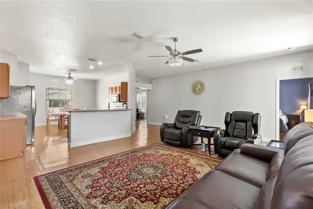 Listing Photo 9