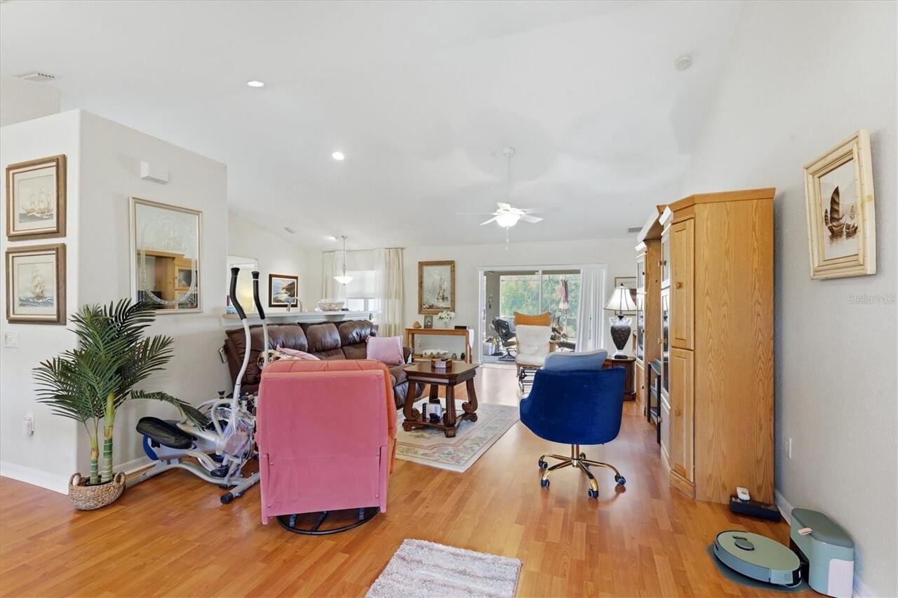Listing Photo 8