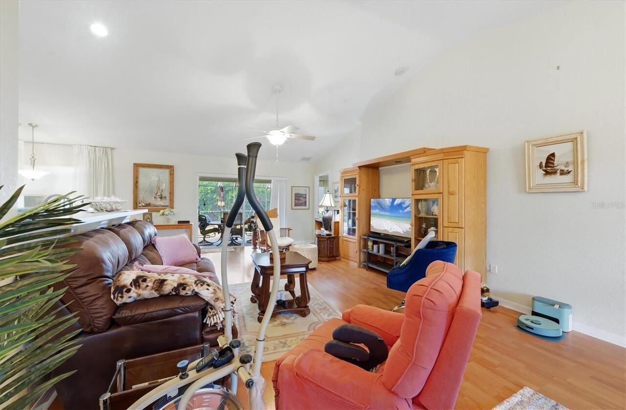 Listing Photo 10