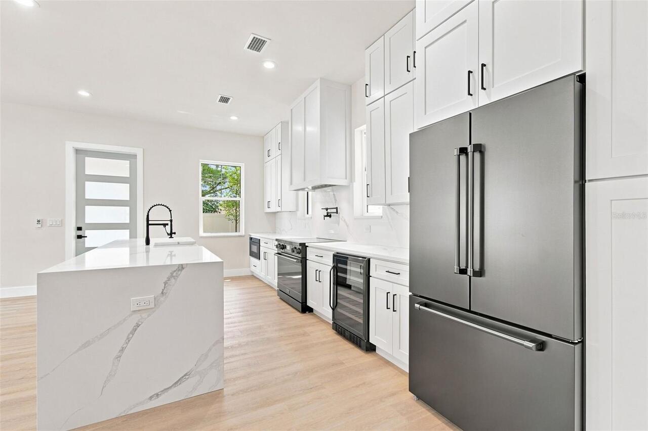 Listing Photo 16
