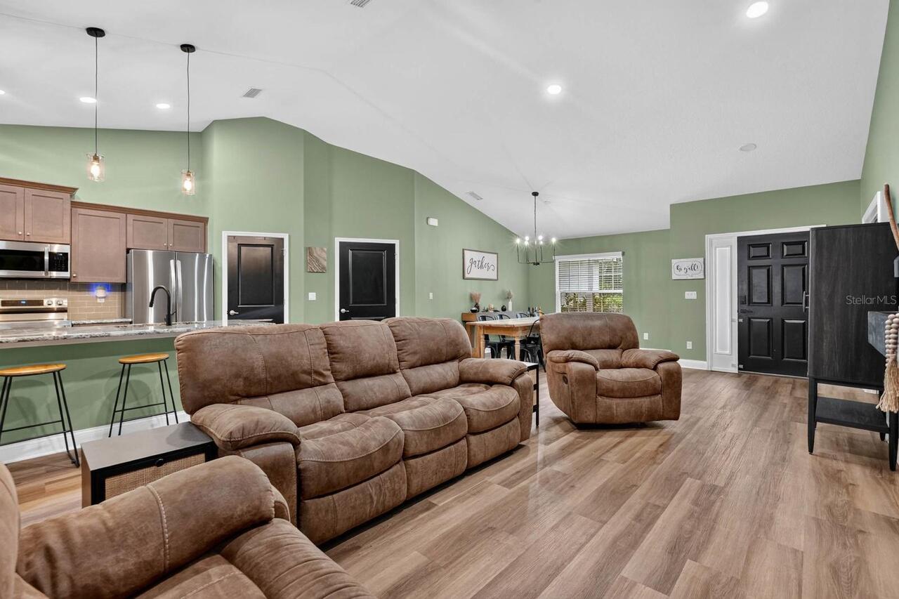 Listing Photo 14