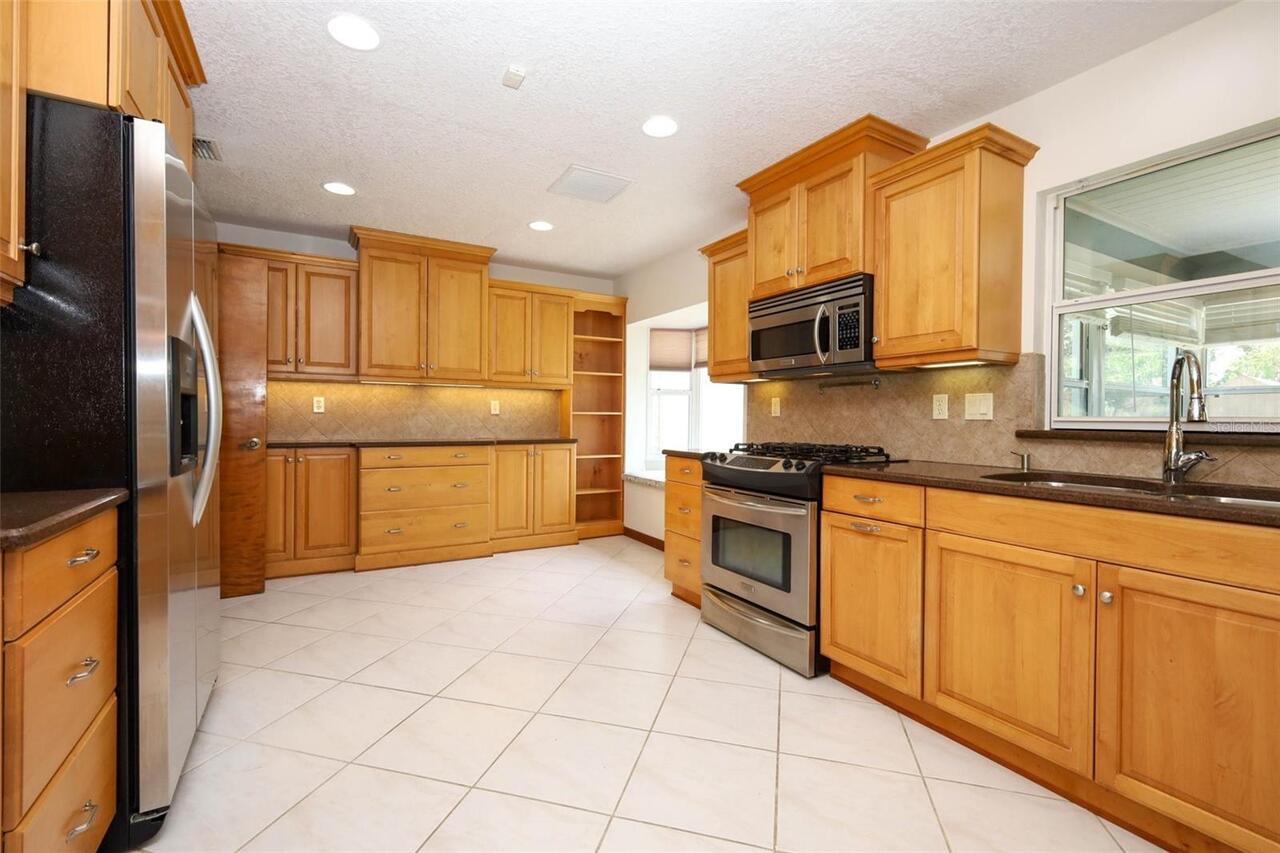 Listing Photo 12