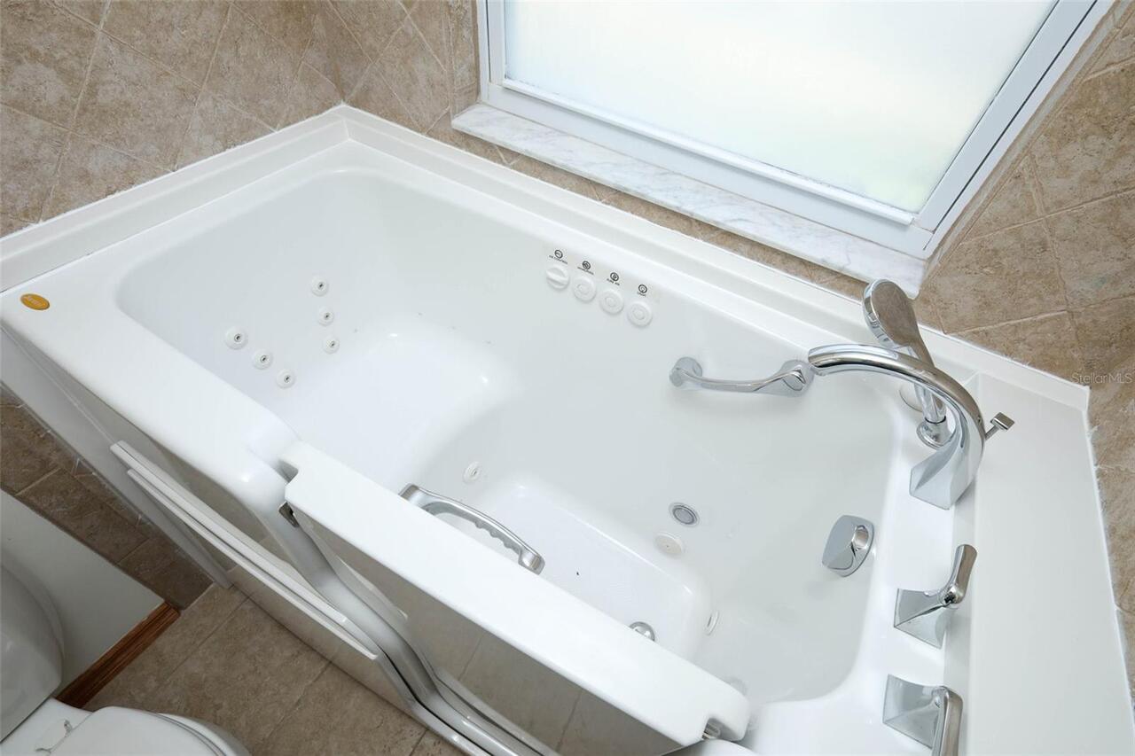 Listing Photo 37