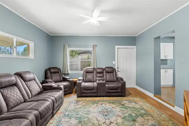 Listing Photo 8