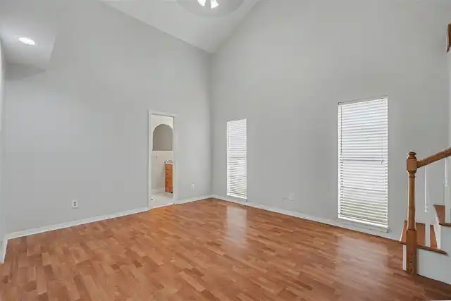 Listing Photo 17