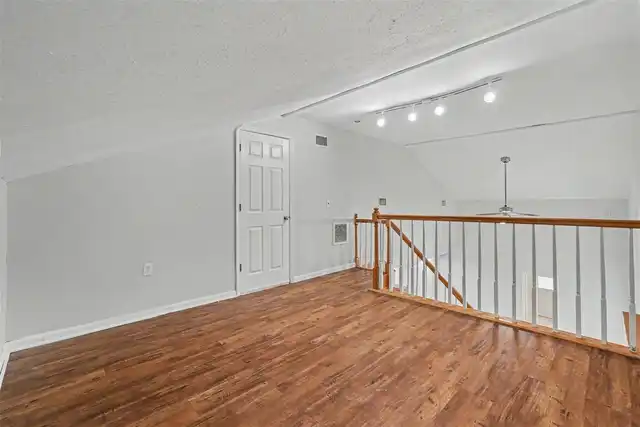 Listing Photo 20