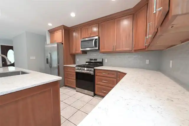 Listing Photo 10